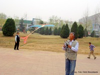 Li Ruo Xin volando el ave del paraíso.