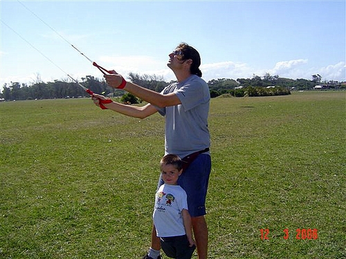 Gustavo Cardelli y su niño.